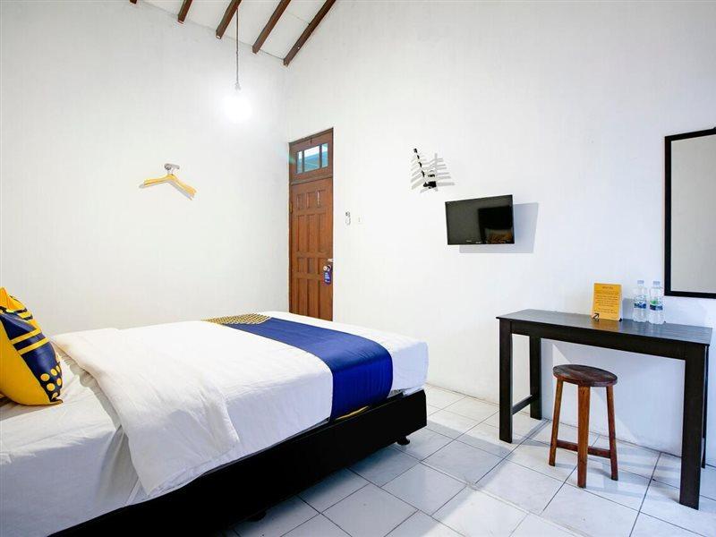 Spot On 2107 Ijo Pupus Syariah Residence Baturetno Exterior photo