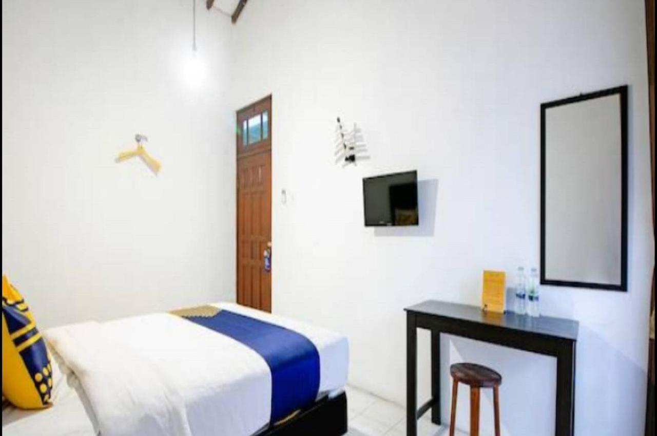 Spot On 2107 Ijo Pupus Syariah Residence Baturetno Exterior photo